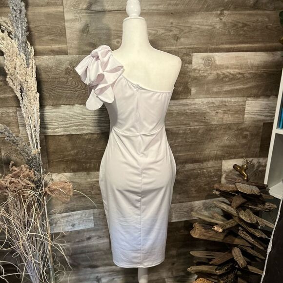 White one-shoulder formal dress 🙂3/$15 - Picture 5 of 14